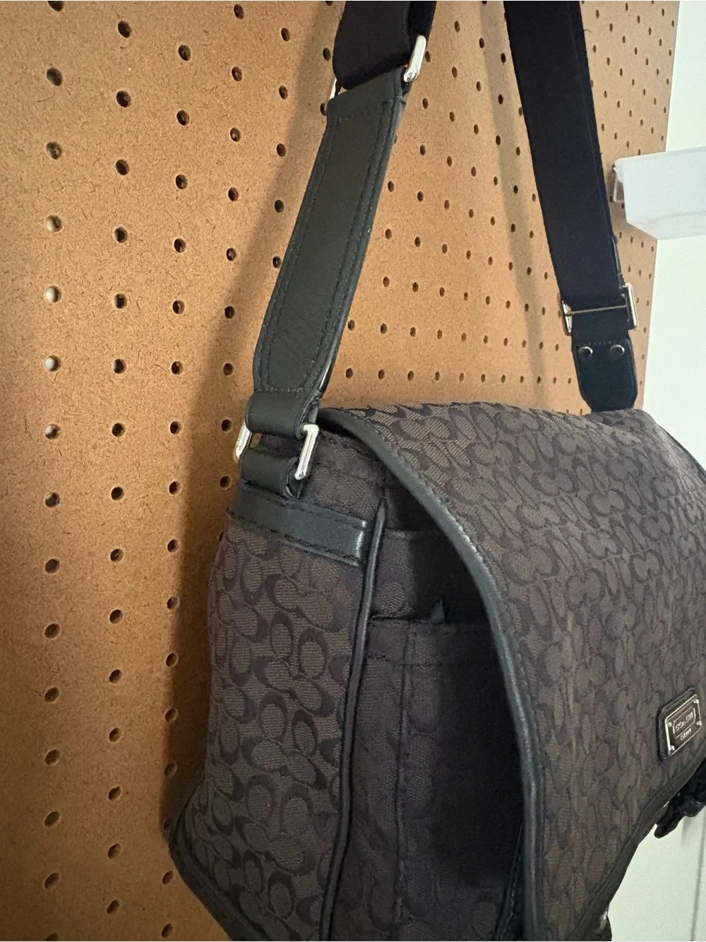 Genuine Coach Signature Jacquard Black Canvas Messenger Bag - Picture 4 of 8